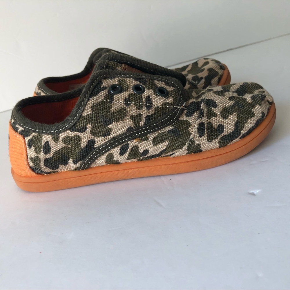 TOMS Boys Camo Print Slip On Shoes